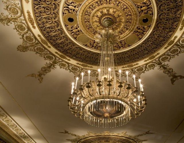 10 Beautiful Chandeliers for a Hotel Design 5