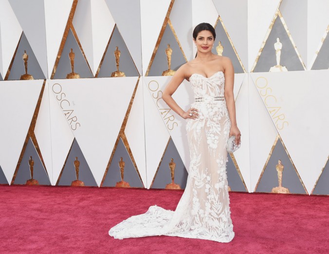 Oscars fashion 2016 luxury in Red Carpet priyanka chopra