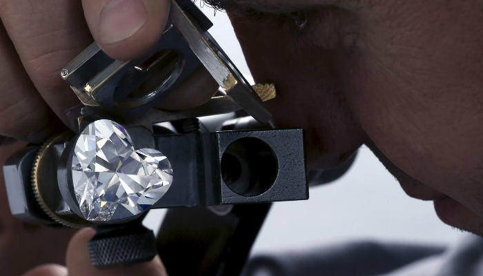 Unveiled the largest flawless heart-shaped Diamond in the world - gems