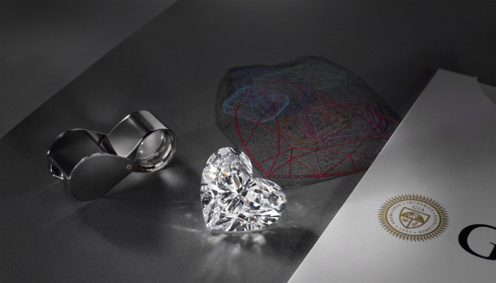 Unveiled the largest flawless heart-shaped Diamond in the world - precious stone