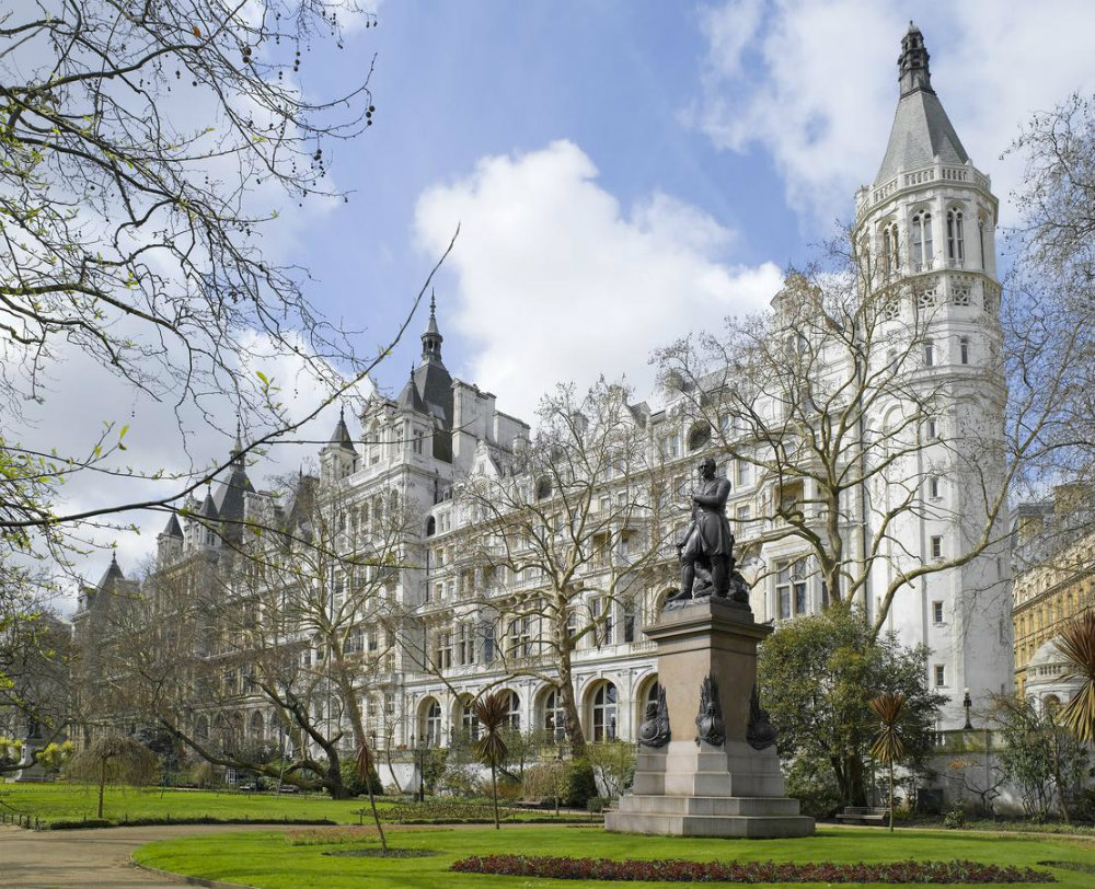 5 Luxury Hotels in London Full of History 05