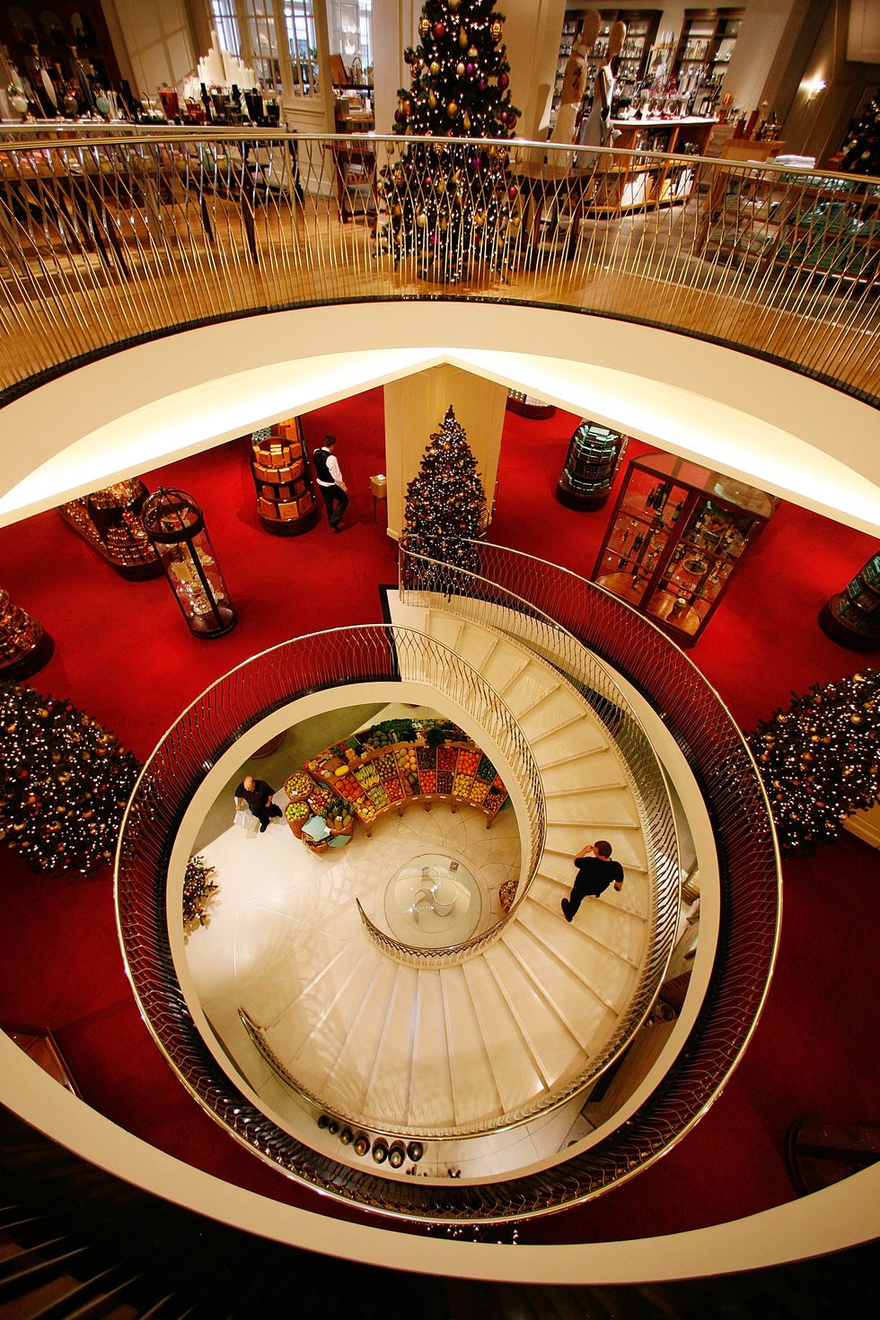 Take a Peek Inside this Luxury Grocery Store in London 05