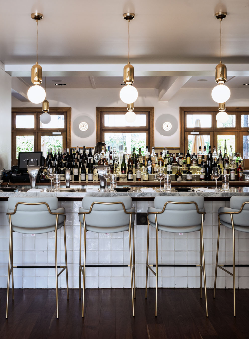 10 Luxury Bar Lighting Ideas