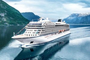 Luxurious Cruise Ships - The Best Of Both Worlds