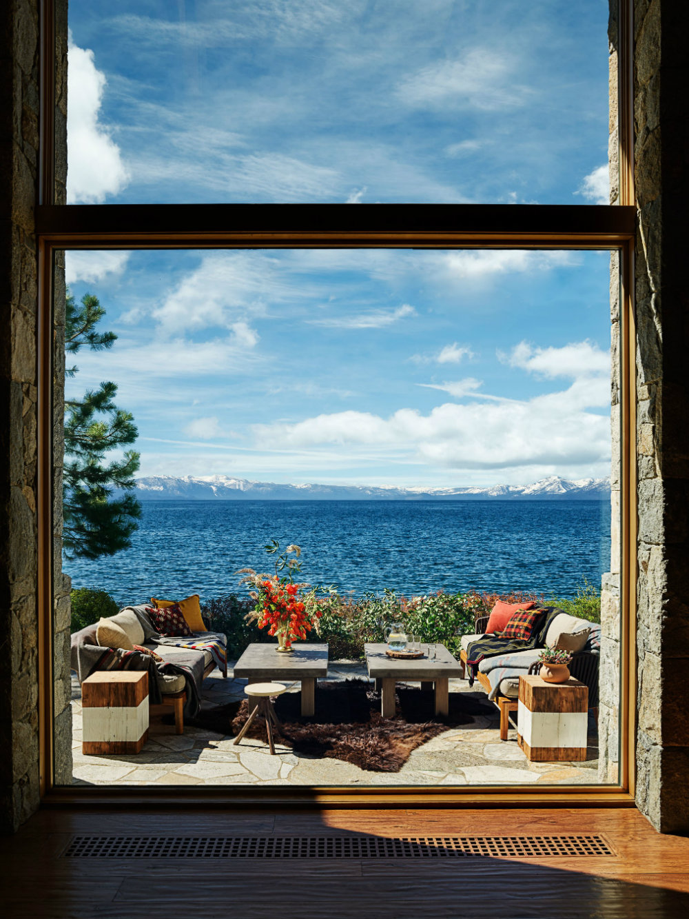 Celebrity Homes Instagram's Founder Lake Tahoe Retreat 05