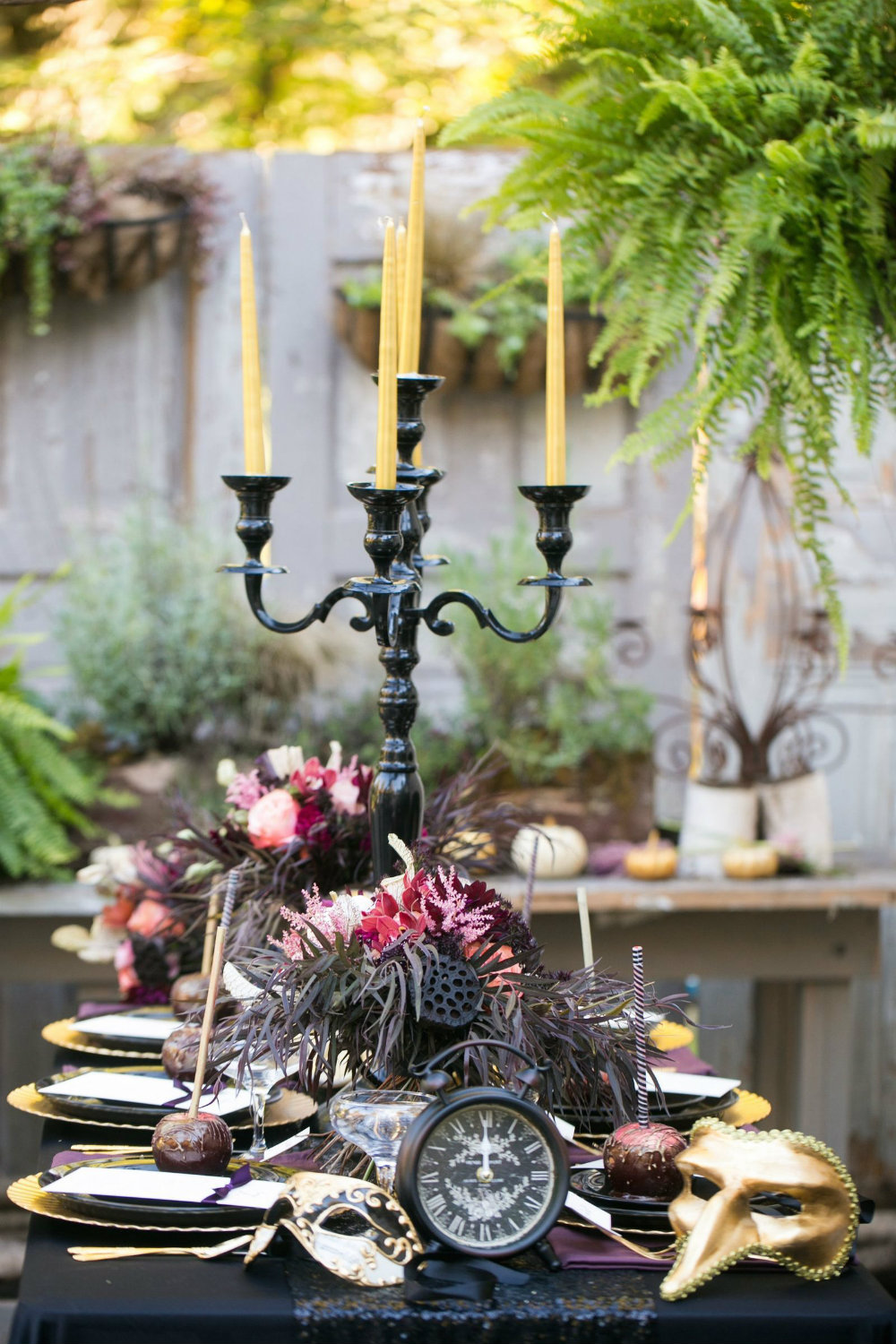 Elegant Halloween Décor Ideas