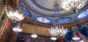 5 Amazing Sculptural Chandeliers Found in Historic Buildings in the UK