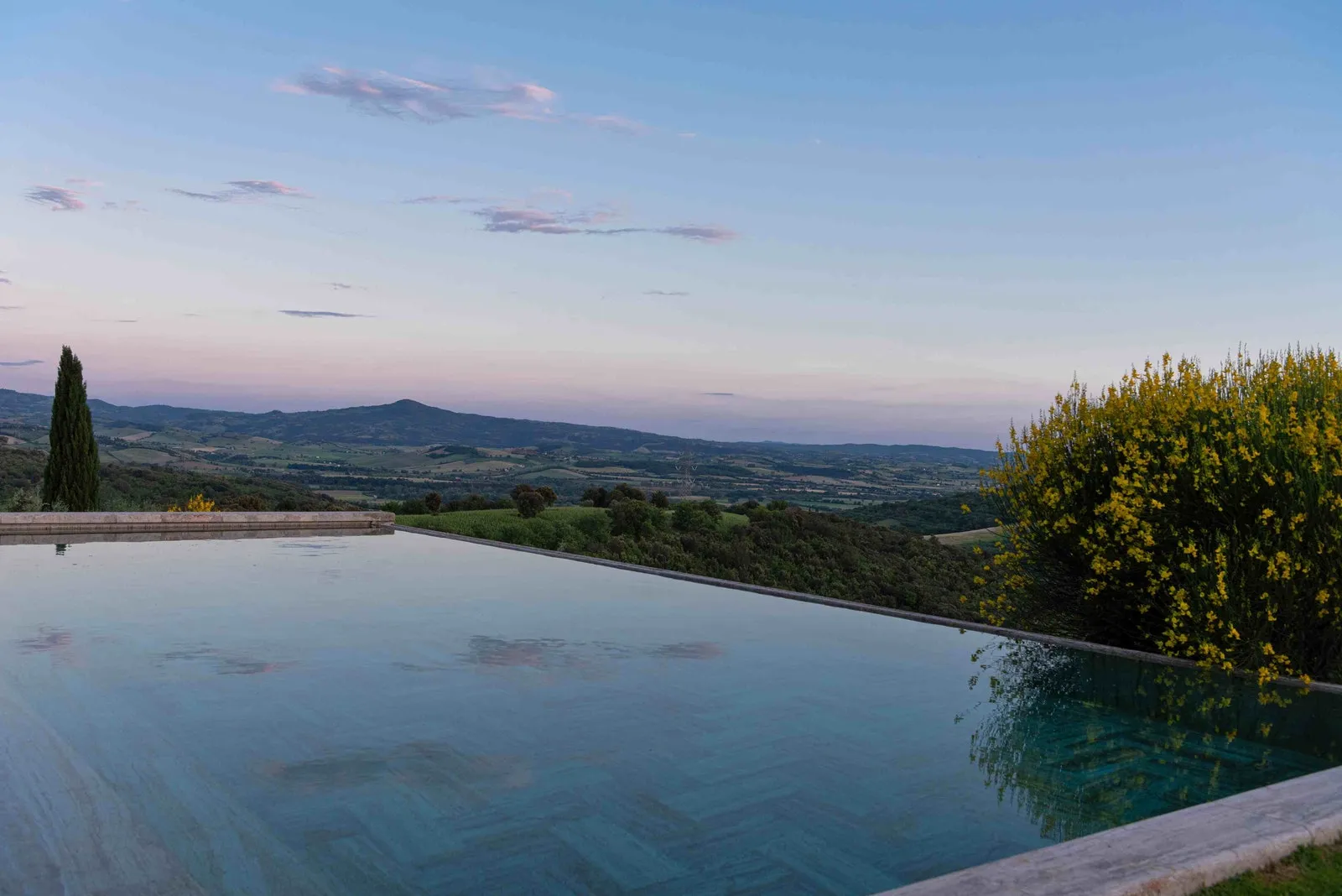 Top 9 Pools That Merge Nature And Design For The Ultimate Experience