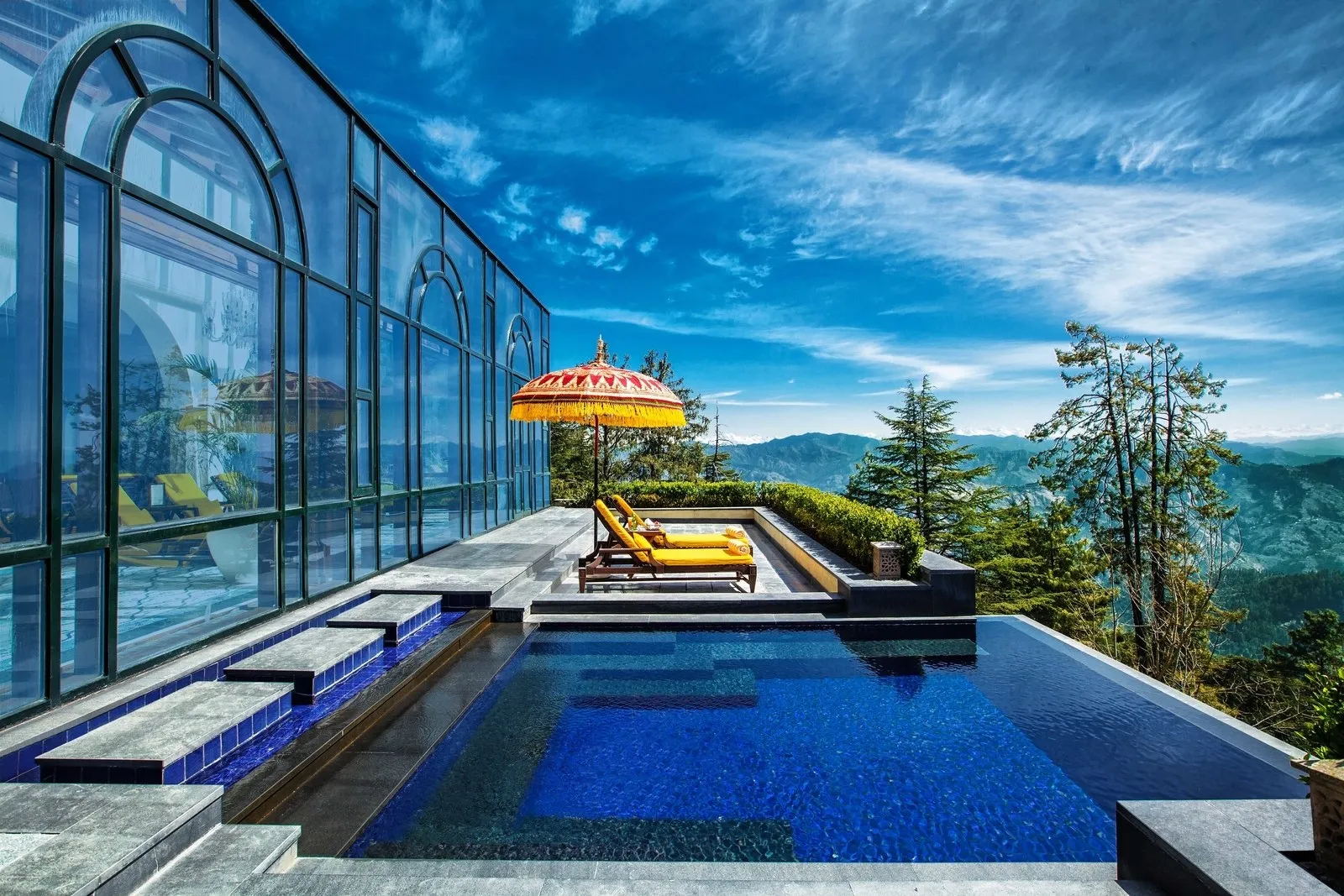 Top 9 Pools That Merge Nature And Design For The Ultimate Experience