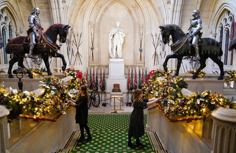 Christmas At Windsor: See The Castle Decorated For The Holidays!