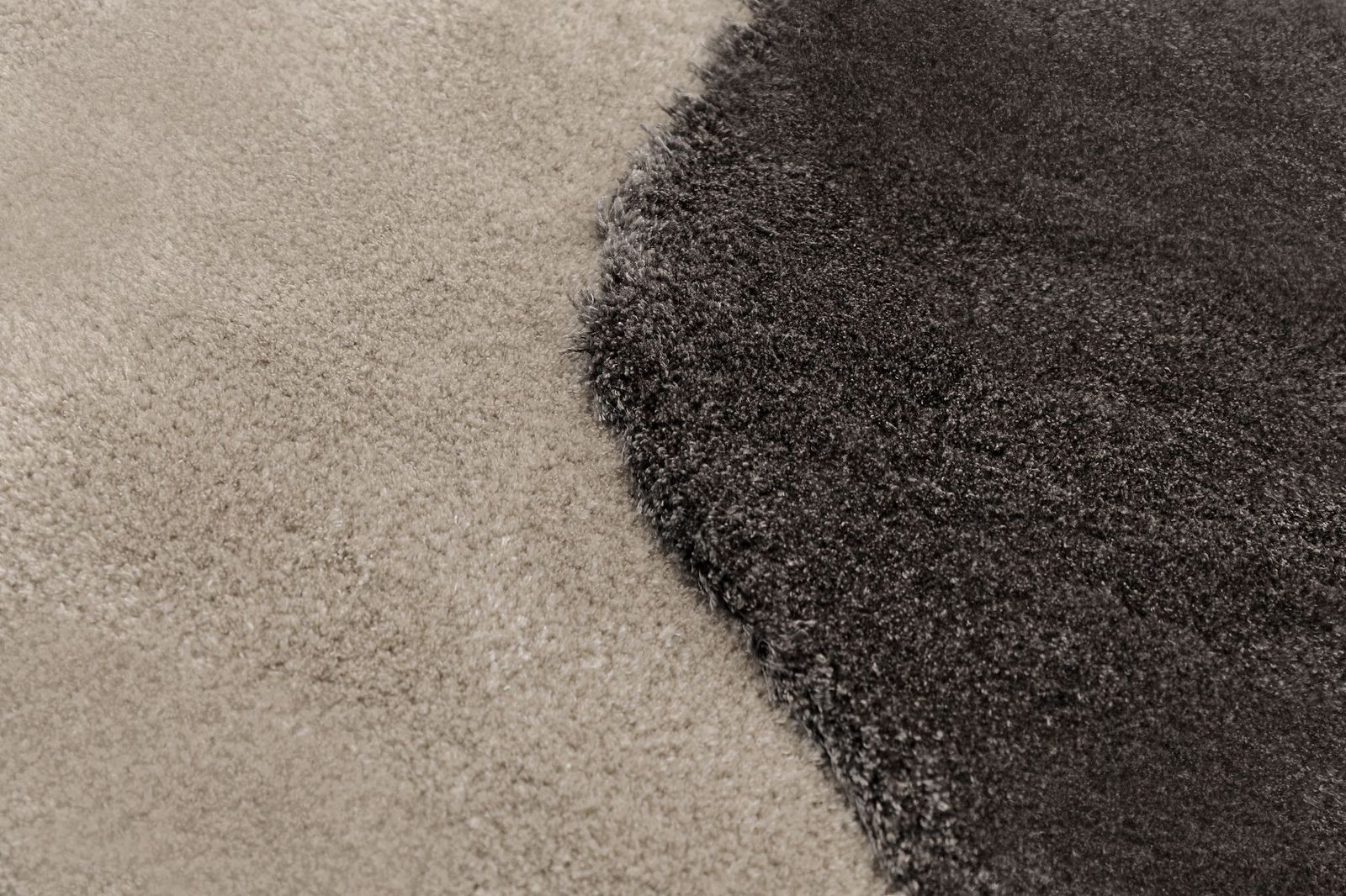 2024 Rug Trends: Step In Style