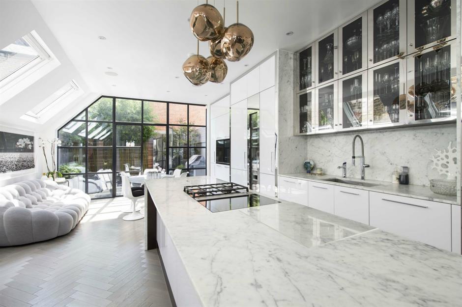 Camouflage Kitchen: Marble Takes The Center Stage