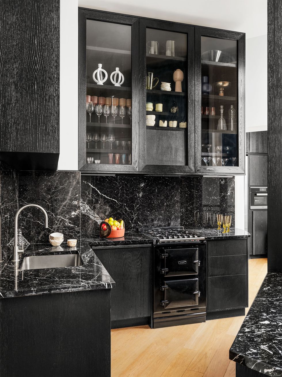 Camouflage Kitchen: Marble Takes The Center Stage