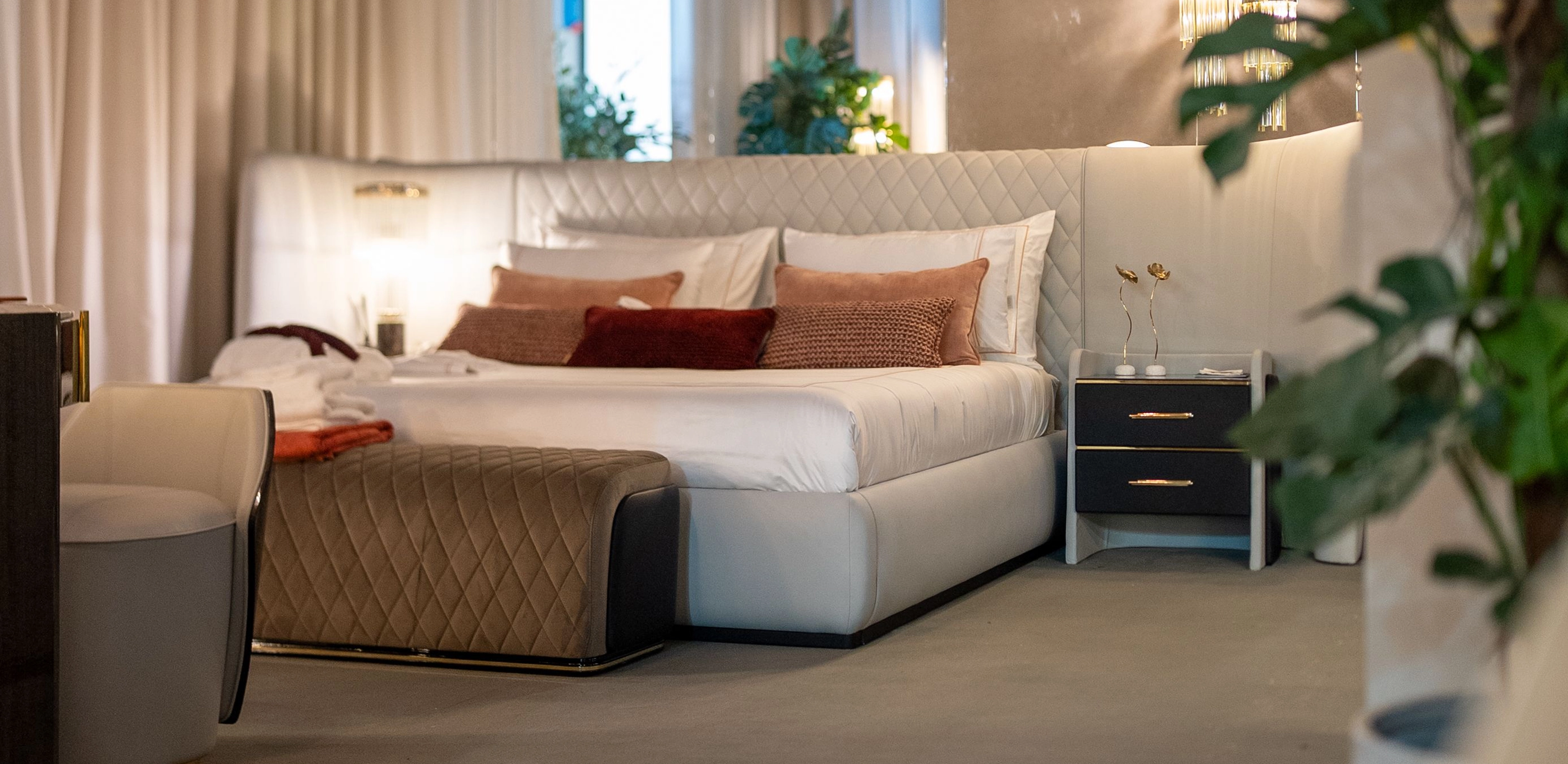 DISCOVER THE CHARLA XL BED